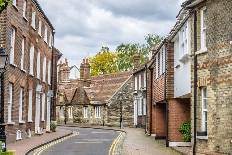 Choosing a qualified Surveyor Sunderland with expert tips for property